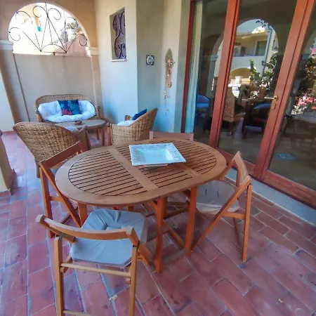 Apartamento Domu Cannuja Villasimius